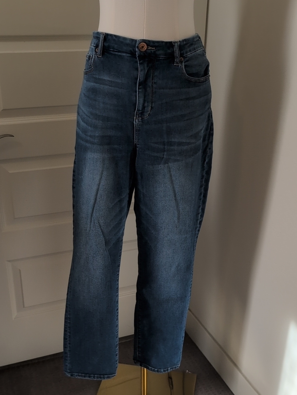 AMERICAN EAGLE Curvy Hi Rise Skinny Jeans Next Level Stretch Medium Wash Size 16